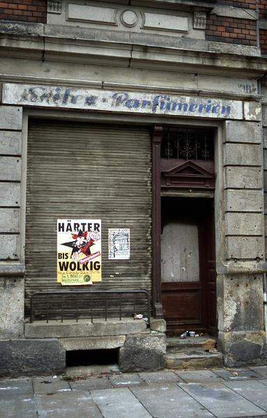 Dresden-Äußere Neustadt, Conradstr. 12, 4.5.1996 (1).jpg - Seifen - Parfümerien